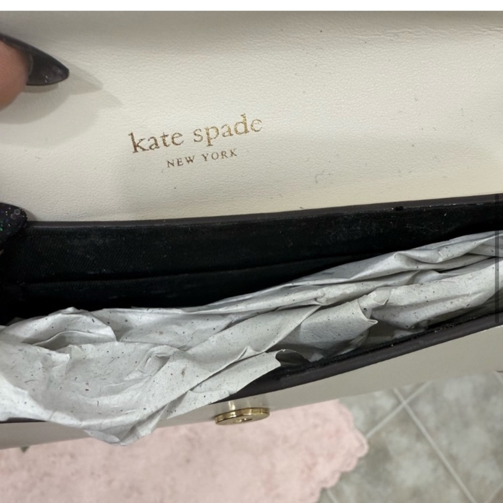 Kate Spade Stylish White Belt Bag with Bow Accent - Picture 4 of 4